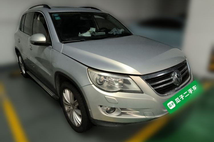 Used Volkswagen Tiguan 2009 2.0 TSI Luxury Edition Front Right 45 Deg