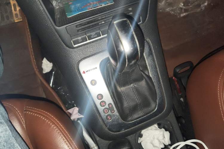 Used Volkswagen Tiguan 2009 2.0 TSI Comfort Edition Gear Lever
