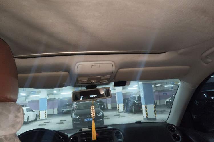 Used Volkswagen Tiguan 2009 2.0 TSI Comfort Edition Headliner
