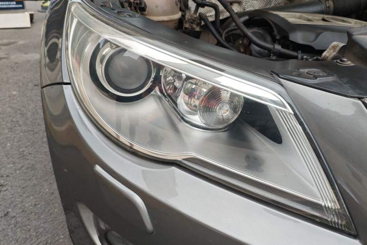 Used Volkswagen Tiguan 2009 2.0 TSI Luxury Edition Right Front Headlight