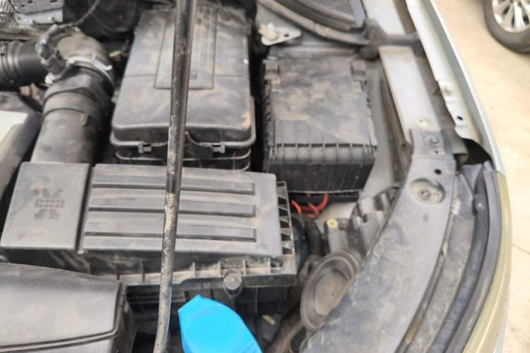 Used Volkswagen Tiguan 2009 2.0 TSI Luxury Edition Engine Bay Left