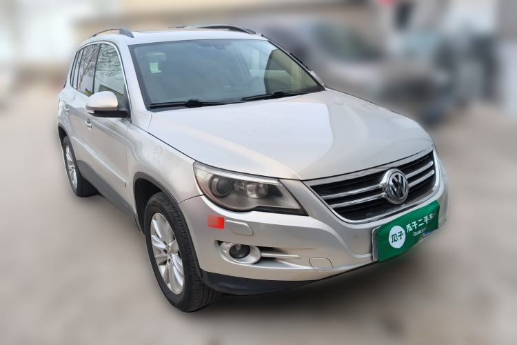 Used Volkswagen Tiguan 2009 2.0 TSI Luxury Edition Front Right 45 Deg