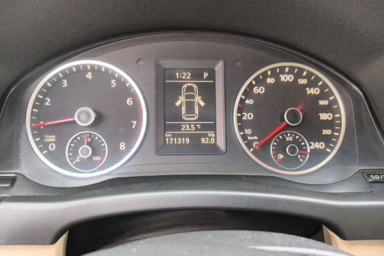 Used Volkswagen Tiguan 2009 2.0 TSI Luxury Edition Instrument Cluster