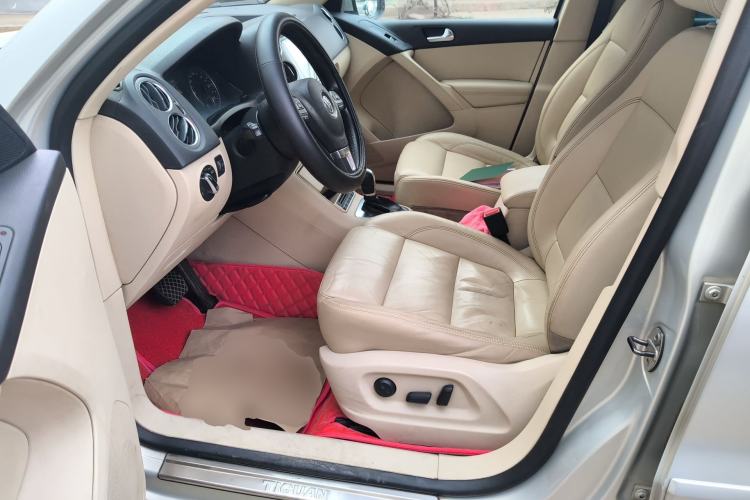 Used Volkswagen Tiguan 2009 2.0 TSI Luxury Edition Left Front Seat