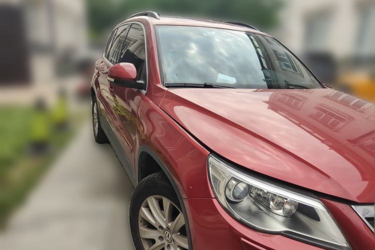 Used Volkswagen Tiguan 2009 2.0 TSI Comfort Edition Front Right 45 Deg