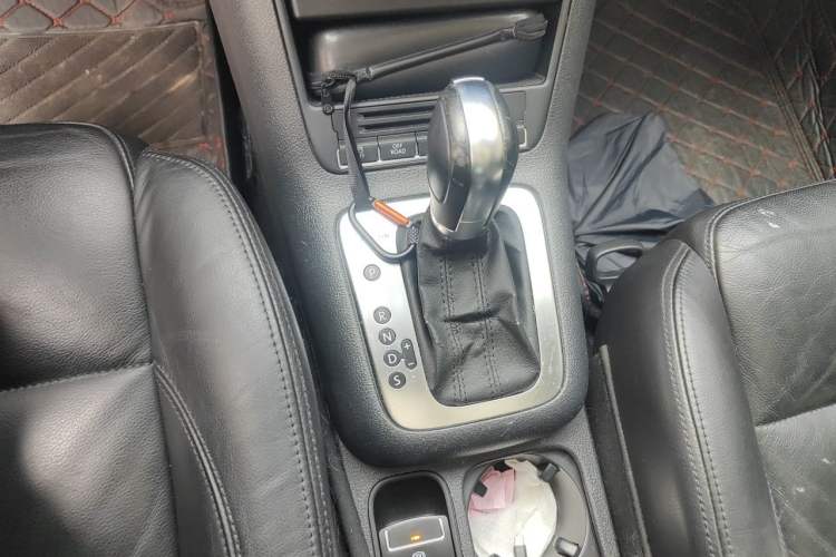 Used Volkswagen Tiguan 2009 2.0 TSI Comfort Edition Gear Lever