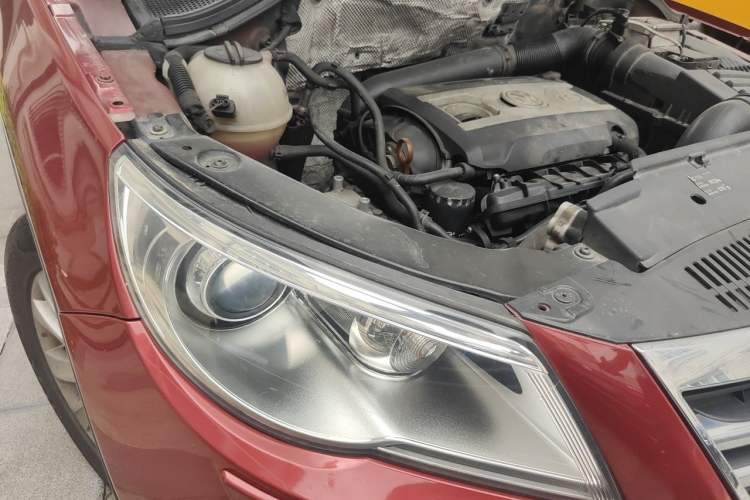 Used Volkswagen Tiguan 2009 2.0 TSI Comfort Edition Right Front Headlight