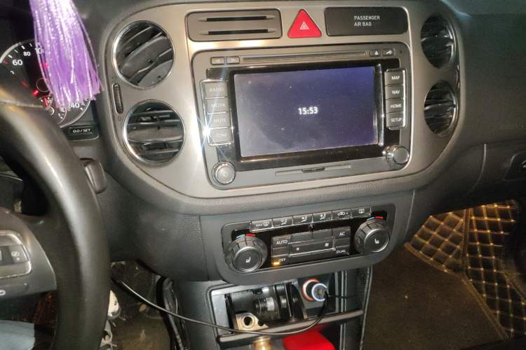 Used Volkswagen Tiguan 2009 2.0 TSI Comfort Edition Audio And AC Panel