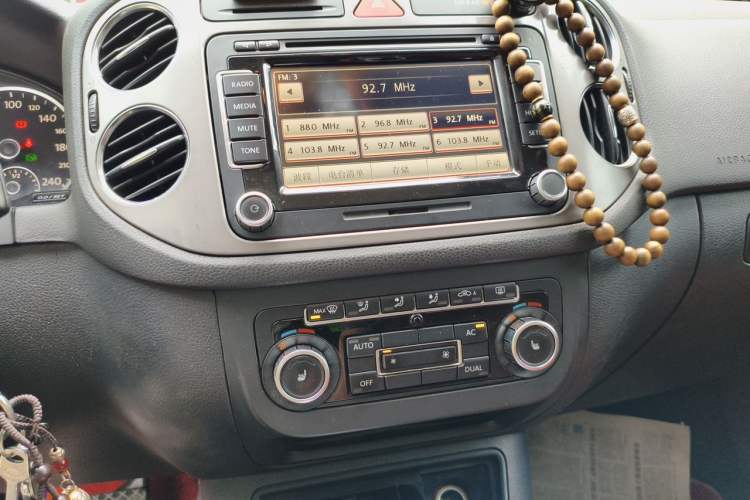 Used Volkswagen Tiguan 2009 2.0 TSI Luxury Edition Audio And AC Panel