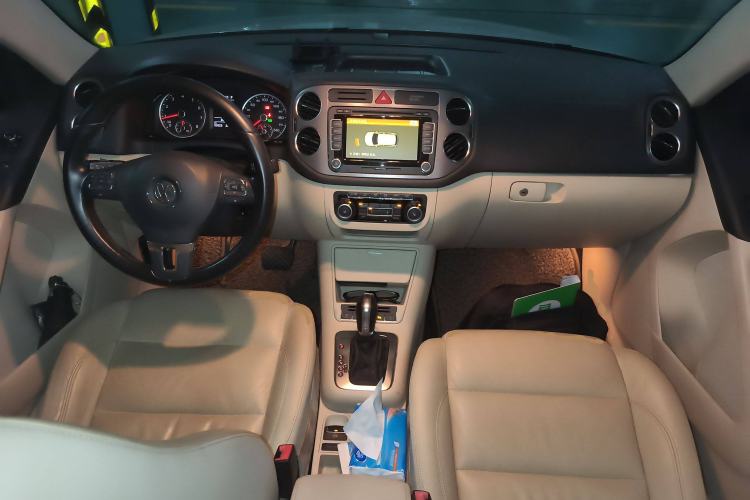 Used Volkswagen Tiguan 2009 2.0 TSI Luxury Edition Center Console