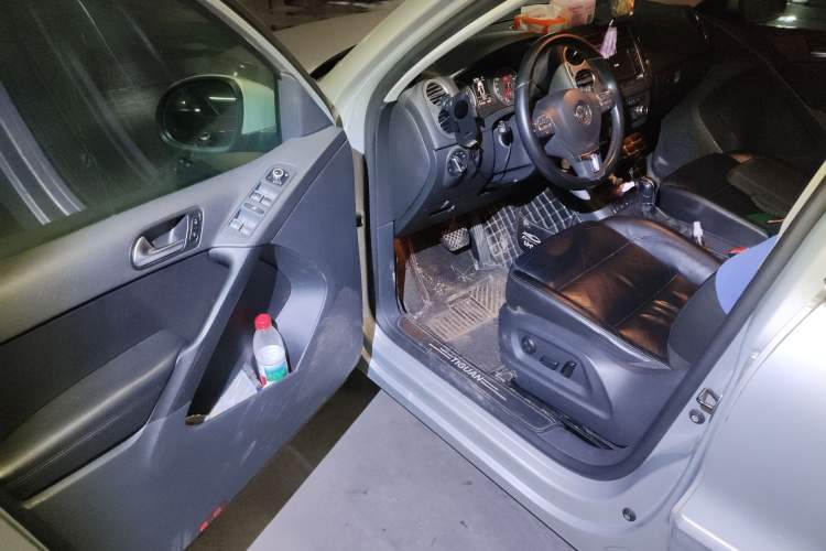 Used Volkswagen Tiguan 2009 2.0 TSI Comfort Edition Driver Seat