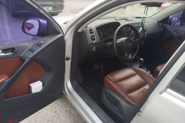 Used Volkswagen Tiguan 2009 2.0 TSI Luxury Edition Driver Seat