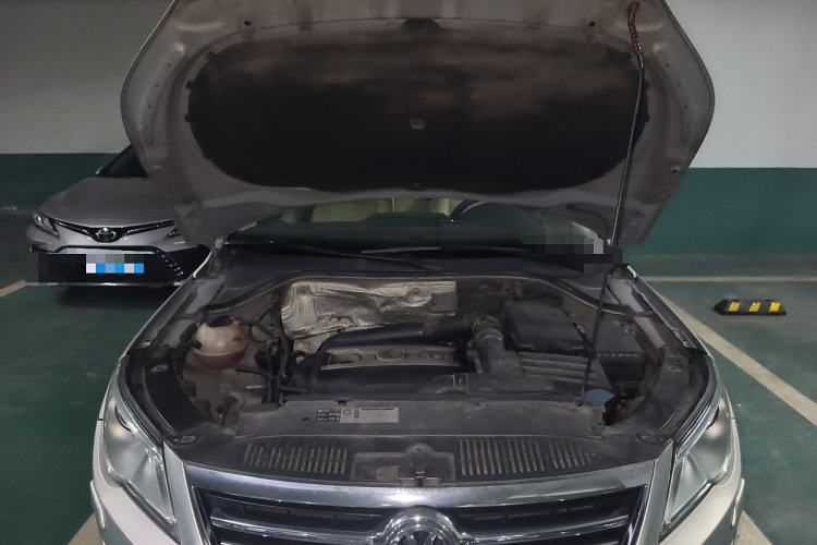 Used Volkswagen Tiguan 2009 2.0 TSI Luxury Edition Engine Bay