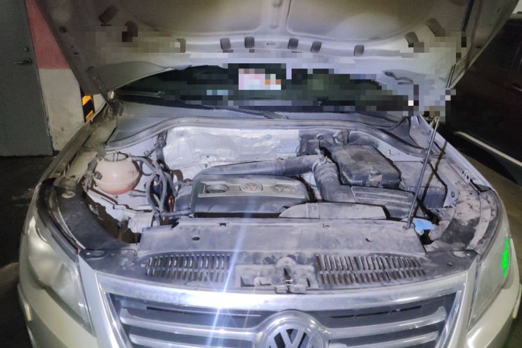 Used Volkswagen Tiguan 2009 2.0 TSI Comfort Edition Engine Bay