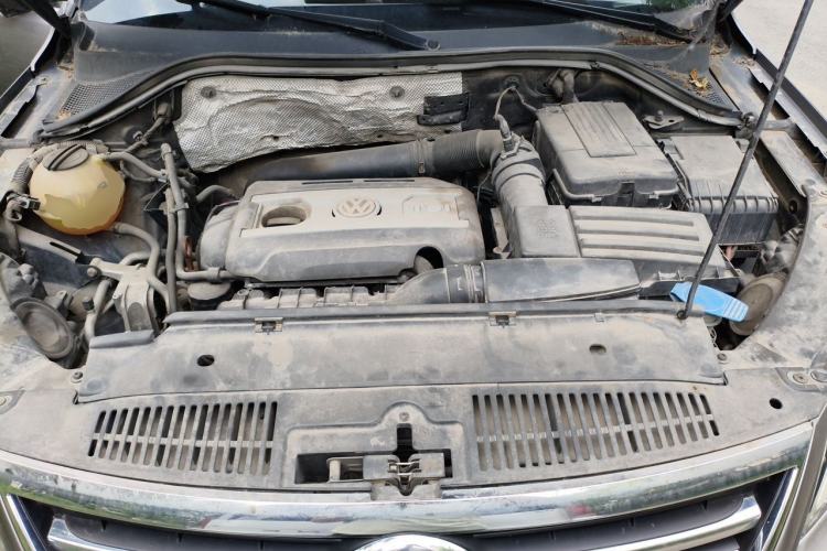 Used Volkswagen Tiguan 2009 2.0 TSI Luxury Edition Engine Bay