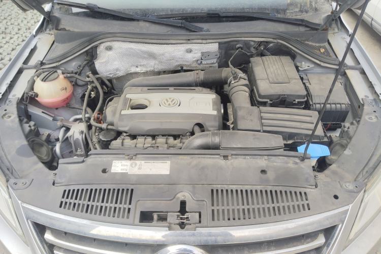 Used Volkswagen Tiguan 2009 2.0 TSI Luxury Edition Engine Bay