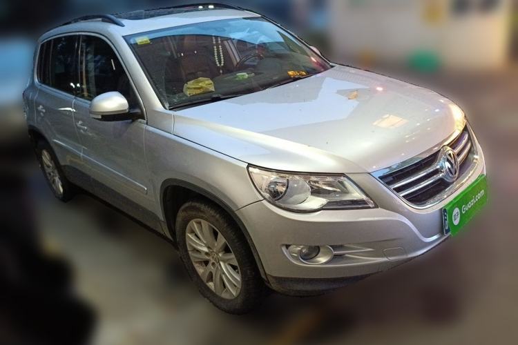 Used Volkswagen Tiguan 2009 2.0 TSI Comfort Edition Front Right 45 Deg