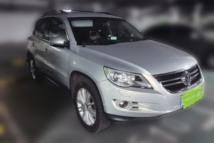 Used Volkswagen Tiguan 2009 2.0 TSI Comfort Edition Front Right 45 Deg