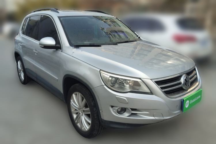 Used Volkswagen Tiguan 2009 2.0 TSI Luxury Edition Front Right 45 Deg