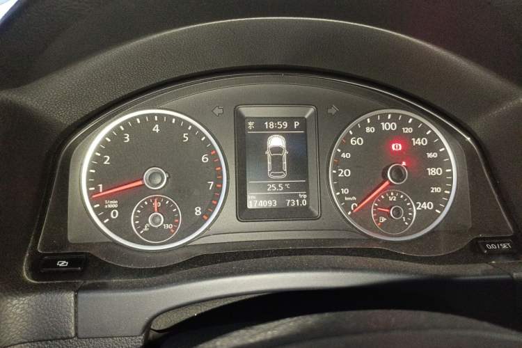 Used Volkswagen Tiguan 2009 2.0 TSI Comfort Edition Instrument Cluster