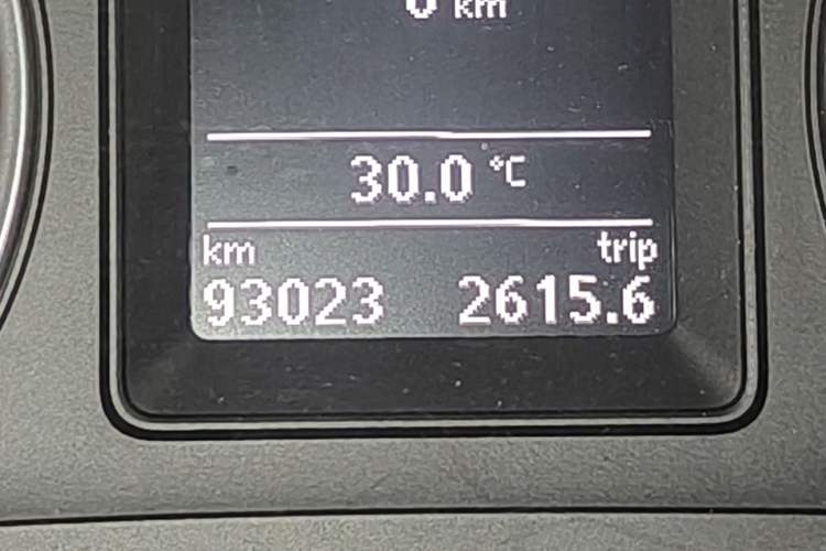 Used Volkswagen Tiguan 2009 2.0 TSI Luxury Edition Odometer Close Up