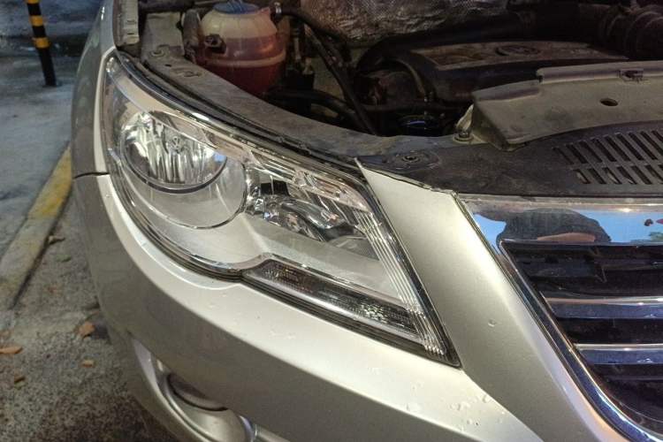 Used Volkswagen Tiguan 2009 2.0 TSI Comfort Edition Right Front Headlight