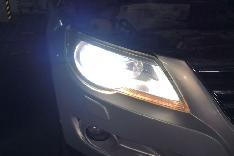 Used Volkswagen Tiguan 2009 2.0 TSI Comfort Edition Right Front Headlight