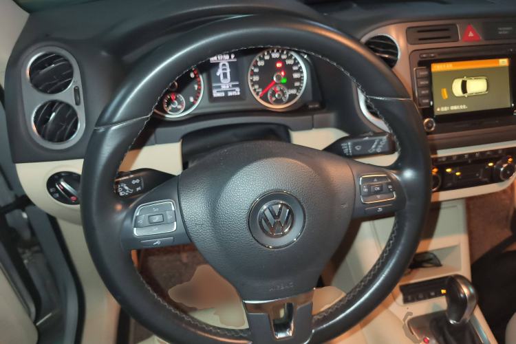 Used Volkswagen Tiguan 2009 2.0 TSI Luxury Edition Steering Wheel