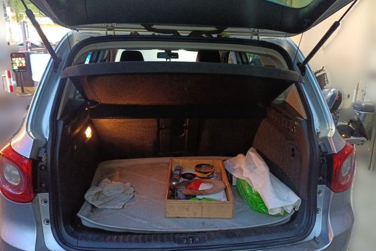Used Volkswagen Tiguan 2009 2.0 TSI Comfort Edition Trunk