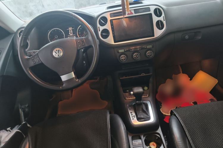 Used Volkswagen Tiguan 2009 2.0 TSI Comfort Edition Center Console