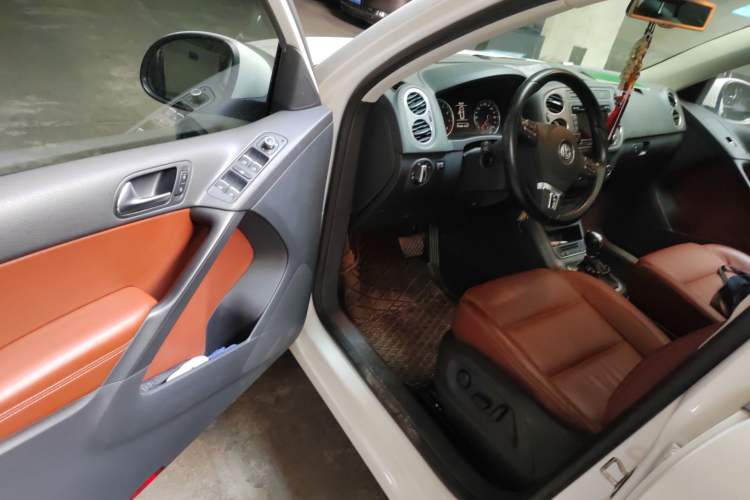Used Volkswagen Tiguan 2009 2.0 TSI Comfort Edition Driver Seat
