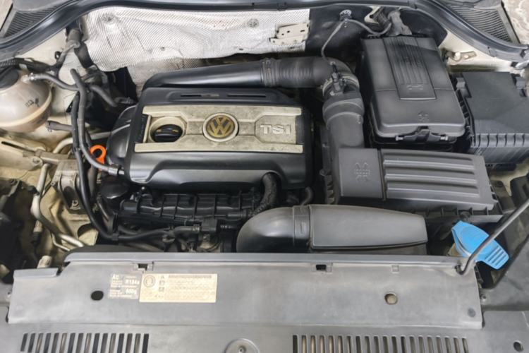 Used Volkswagen Tiguan 2009 2.0 TSI Comfort Edition Engine Bay