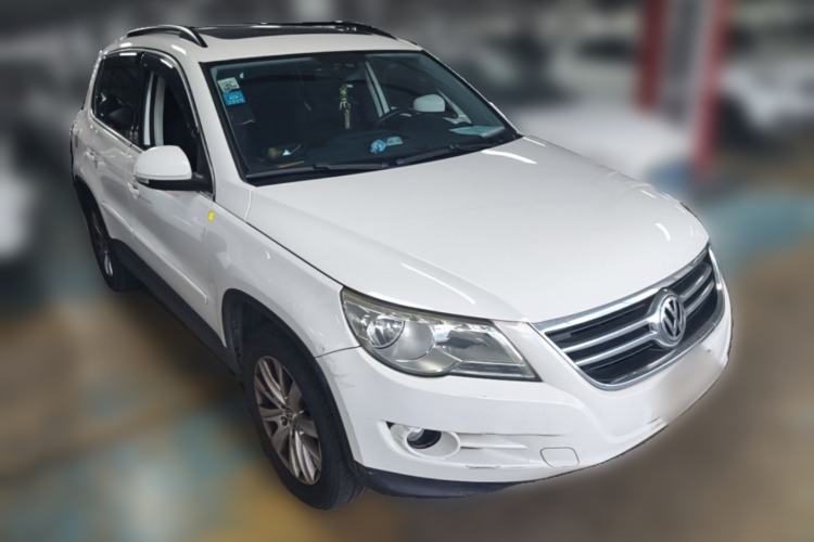 Used Volkswagen Tiguan 2009 2.0 TSI Comfort Edition Front Right 45 Deg