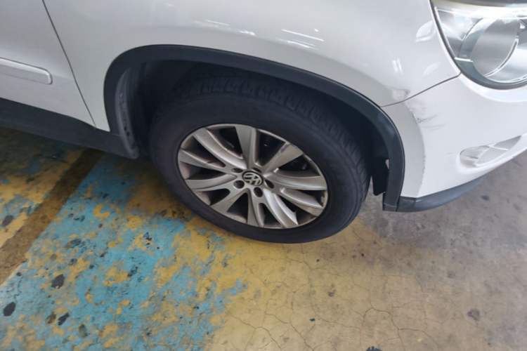 Used Volkswagen Tiguan 2009 2.0 TSI Comfort Edition Right Front Wheel Hub