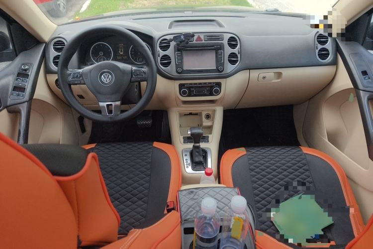 Used Volkswagen Tiguan 2010 1.8TSI Automatic All-Wheel-Drive Elite Edition Center Console