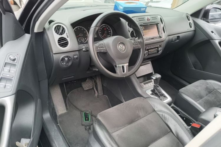 Used Volkswagen Tiguan 2010 2.0 TSI Automatic All-Wheel Drive Flagship Edition Center Console