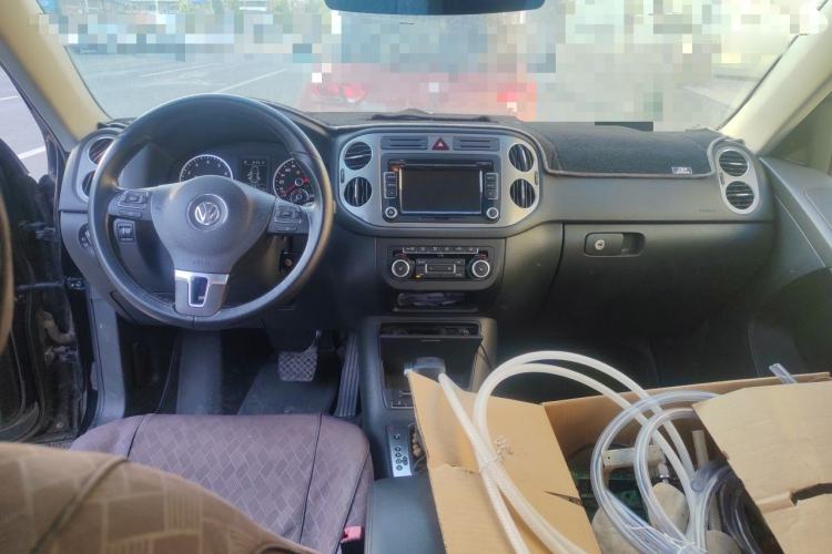 Used Volkswagen Tiguan 2010 2.0 TSI Automatic All-Wheel Drive Flagship Edition Center Console