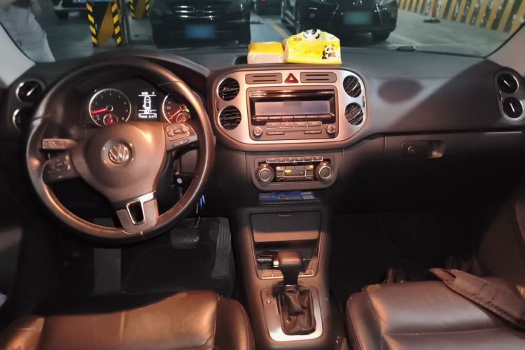Used Volkswagen Tiguan 2010 1.8TSI Automatic Two-Wheel Drive Elite Edition Center Console