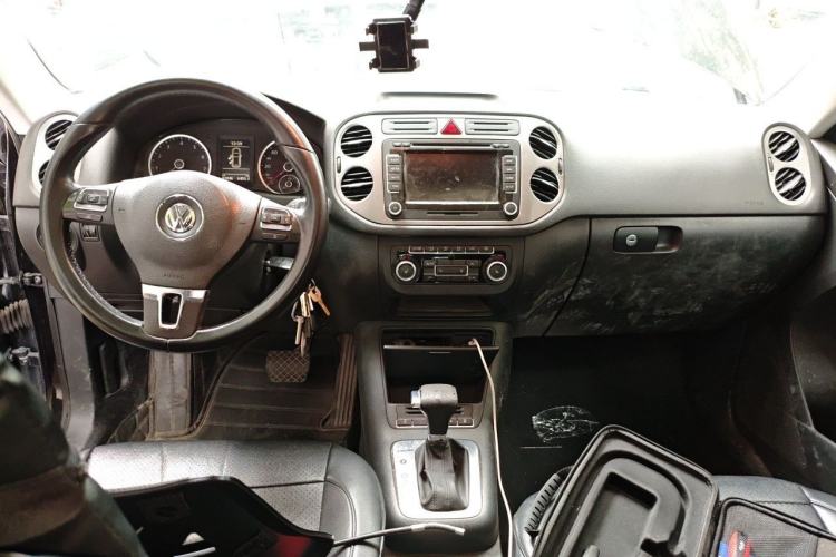 Used Volkswagen Tiguan 2010 2.0 TSI Automatic All-Wheel Drive Flagship Edition Center Console