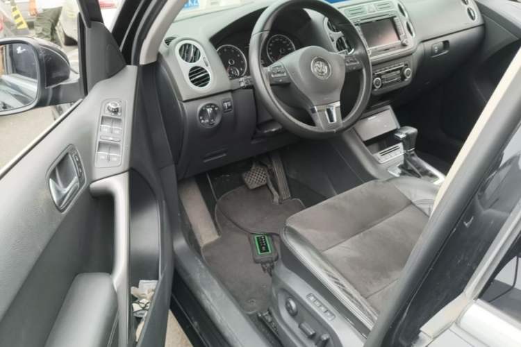 Used Volkswagen Tiguan 2010 2.0 TSI Automatic All-Wheel Drive Flagship Edition Driver Seat