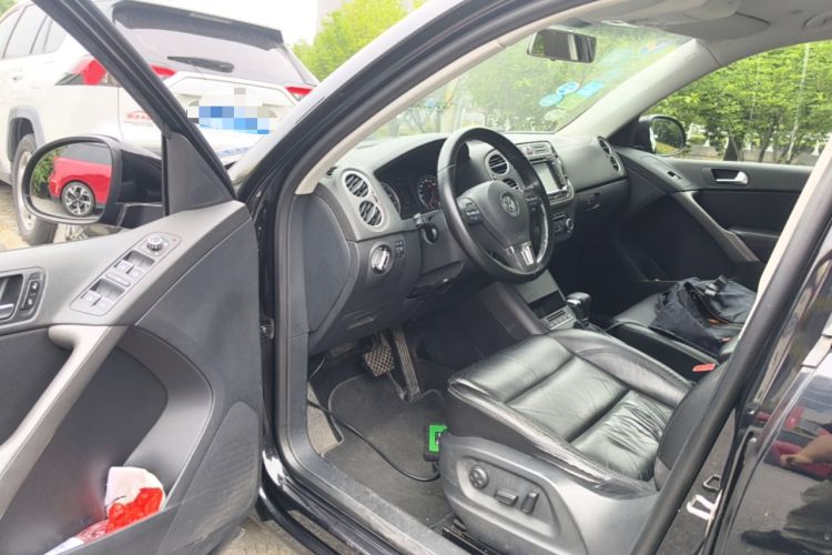 Used Volkswagen Tiguan 2010 1.8 TSI Automatic All-Wheel Drive Fashion Edition Driver Seat