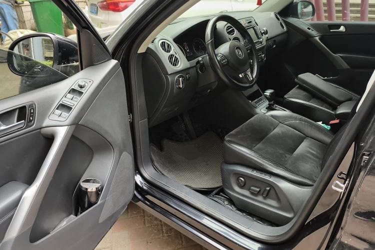 Used Volkswagen Tiguan 2010 2.0 TSI Automatic All-Wheel Drive Flagship Edition Driver Seat