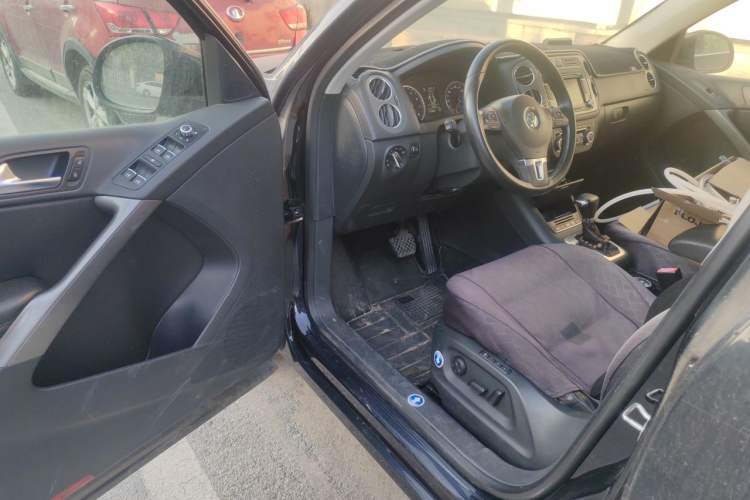 Used Volkswagen Tiguan 2010 2.0 TSI Automatic All-Wheel Drive Flagship Edition Driver Seat