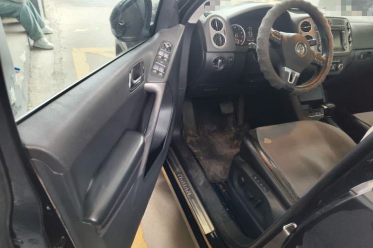 Used Volkswagen Tiguan 2010 2.0 TSI Automatic All-Wheel Drive Flagship Navigation Edition Driver Seat