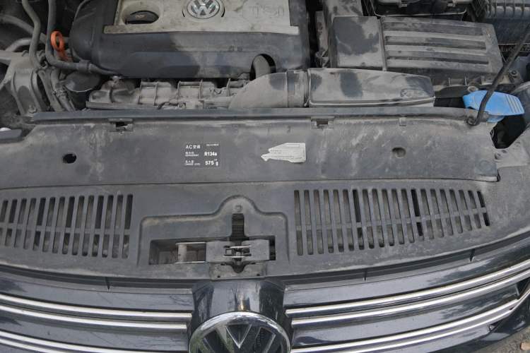 Used Volkswagen Tiguan 2010 2.0 TSI Automatic All-Wheel-Drive Elite Edition Engine Bay