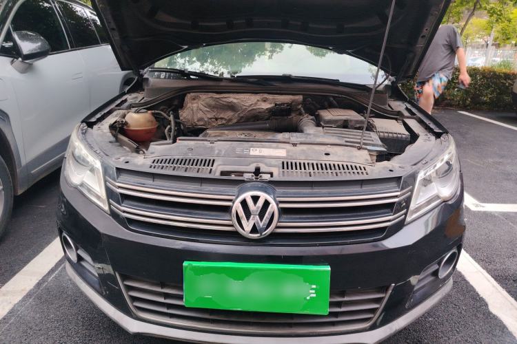 Used Volkswagen Tiguan 2010 1.8TSI Automatic All-Wheel-Drive Elite Edition Engine Bay
