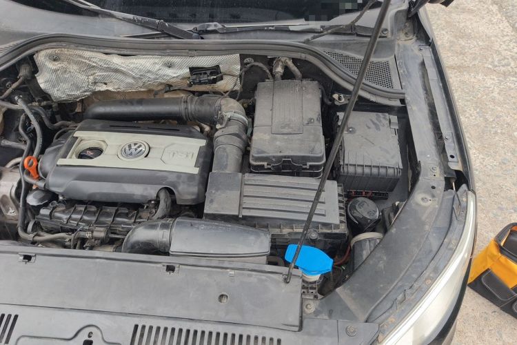 Used Volkswagen Tiguan 2010 1.8TSI Automatic All-Wheel-Drive Elite Edition Engine Bay Left