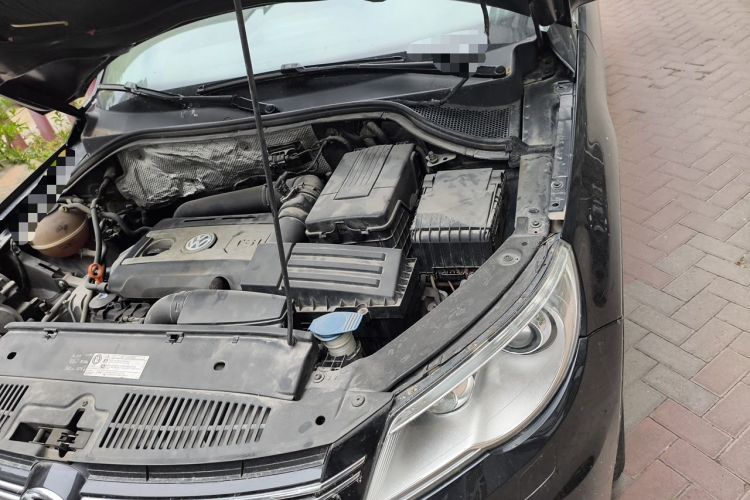 Used Volkswagen Tiguan 2010 2.0 TSI Automatic All-Wheel Drive Flagship Edition Engine Bay Left