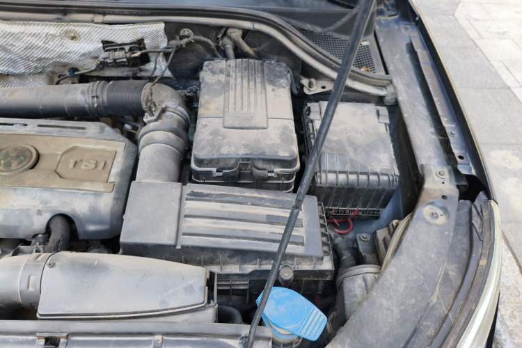 Used Volkswagen Tiguan 2010 1.8TSI Automatic Two-Wheel Drive Elite Edition Engine Bay Left