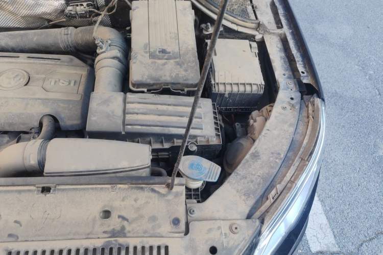 Used Volkswagen Tiguan 2010 2.0 TSI Automatic All-Wheel Drive Flagship Edition Engine Bay Left